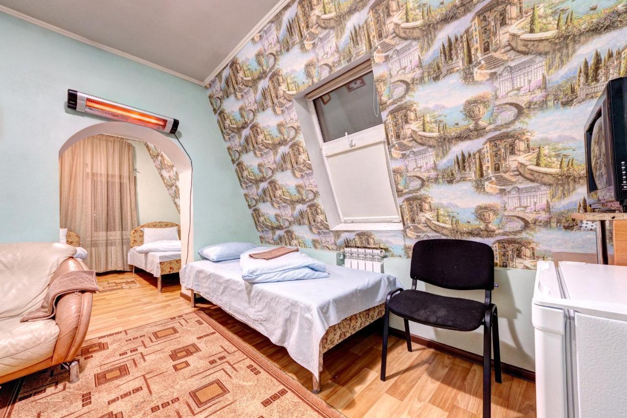 Hotel Zvezda Kiev Luaran gambar